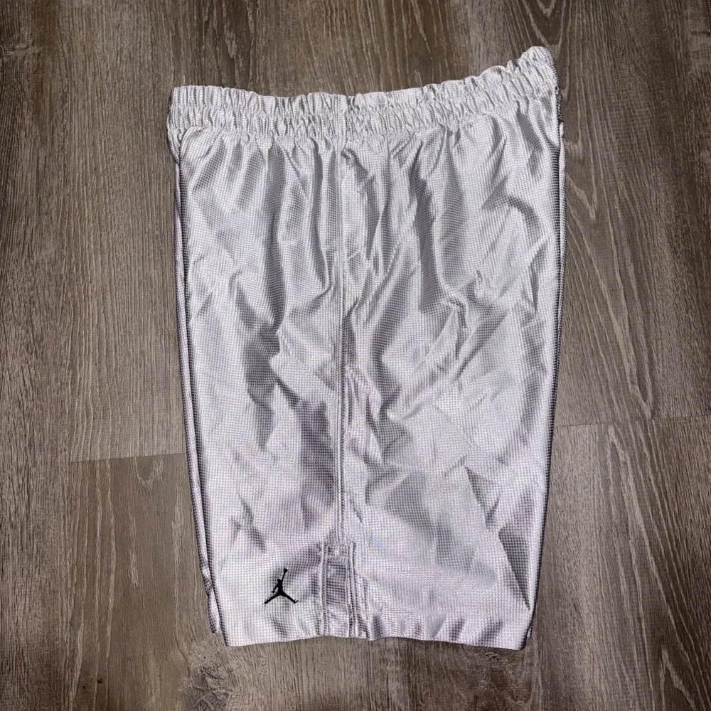 VTG Air Jordan Shorts Mens Medium Silver Baggy Shiny Silky Dazzle Basketball
